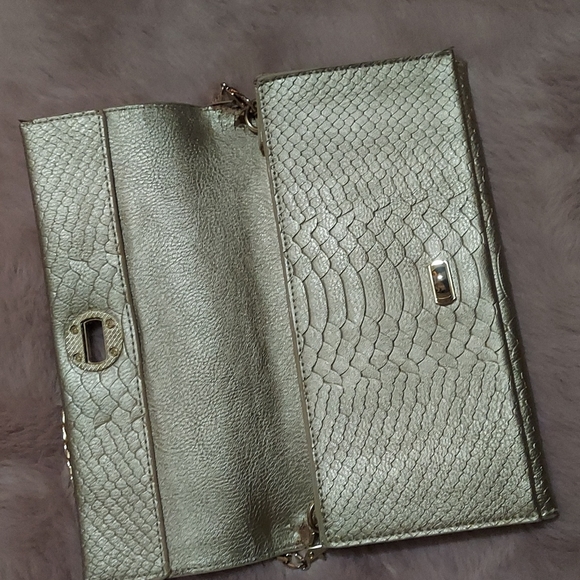 SALE‼️ Crossbody chain handbag - Picture 3 of 7